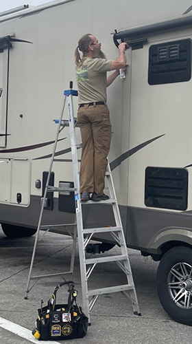 RV Inspector Niko Vandevoorde